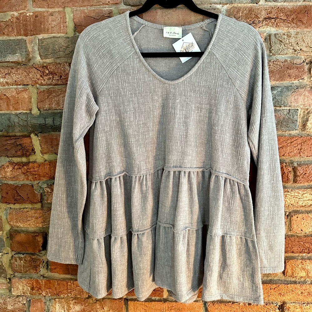 NWT Gray Tiered Long Sleeve Top